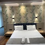Hotel Seventy Seven